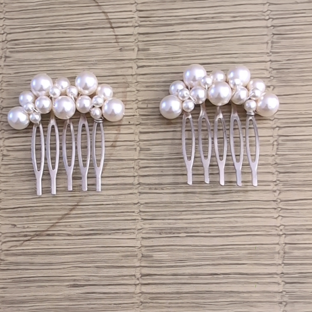 Elegant Pearl Hair Combs